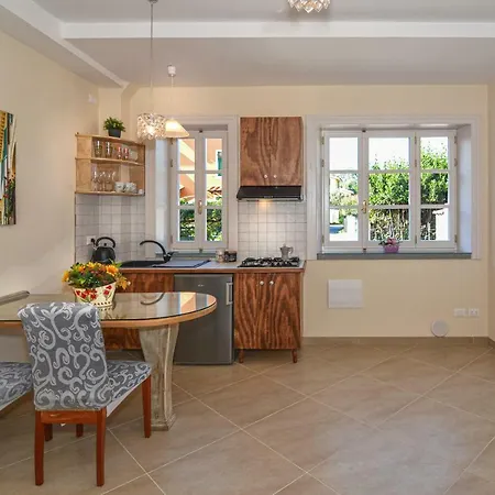 La Mandolata Dei Poeti Apartment