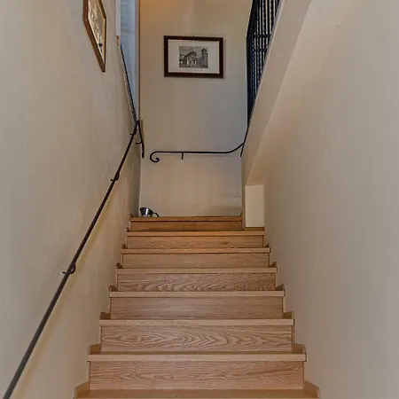 Apartment La Mandolata Dei Poeti